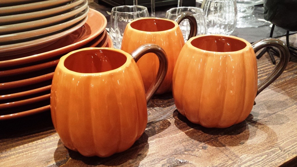 Pumpkin mugs
